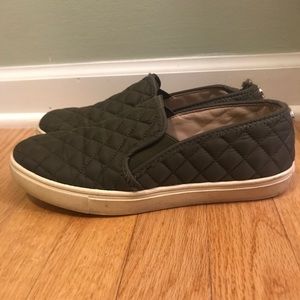 Steve Madden slip ons